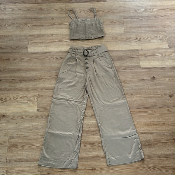 Abercrombie & Fitch Other - Abercrombie 2 Piece Set in Tan Colorway Sz M & S Womens